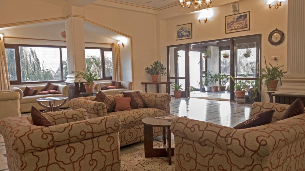 Royal Jardin Whistling Pines Resort Shimla Exterior foto