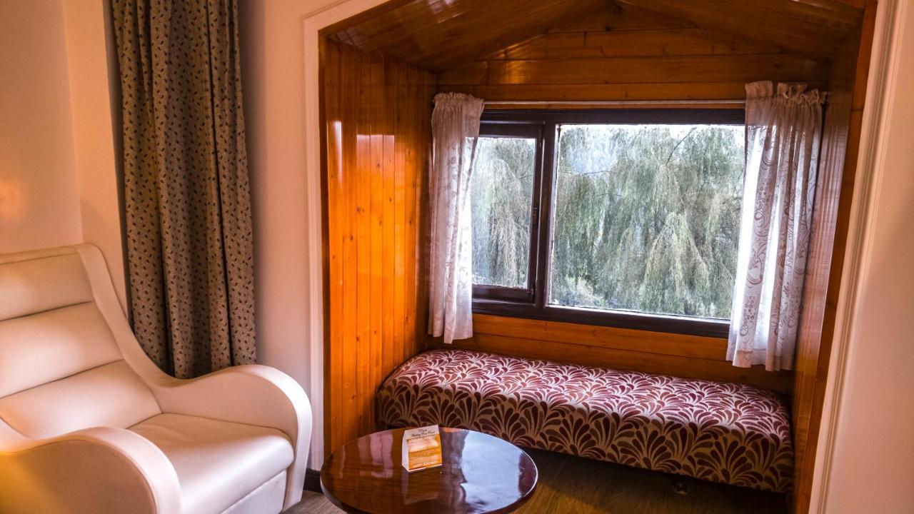 Royal Jardin Whistling Pines Resort Shimla Exterior foto