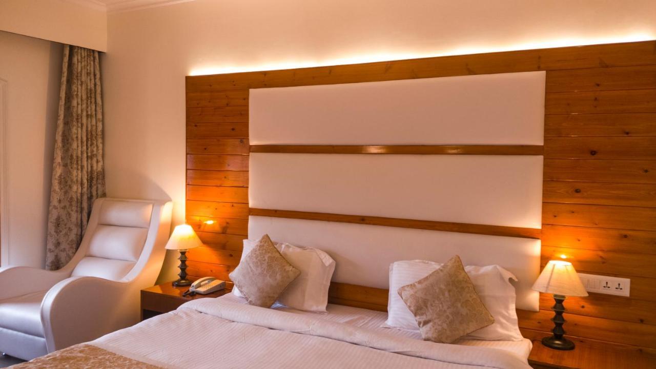 Royal Jardin Whistling Pines Resort Shimla Exterior foto