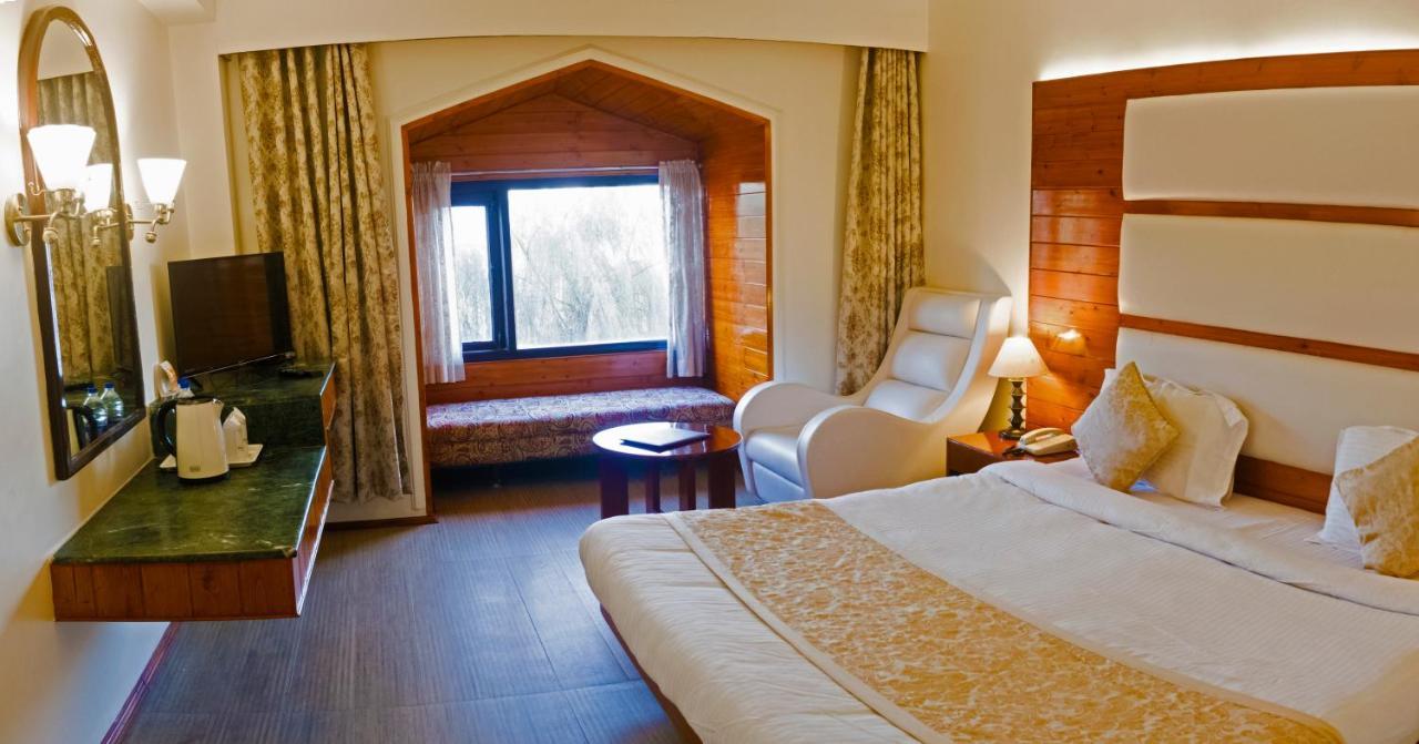 Royal Jardin Whistling Pines Resort Shimla Exterior foto